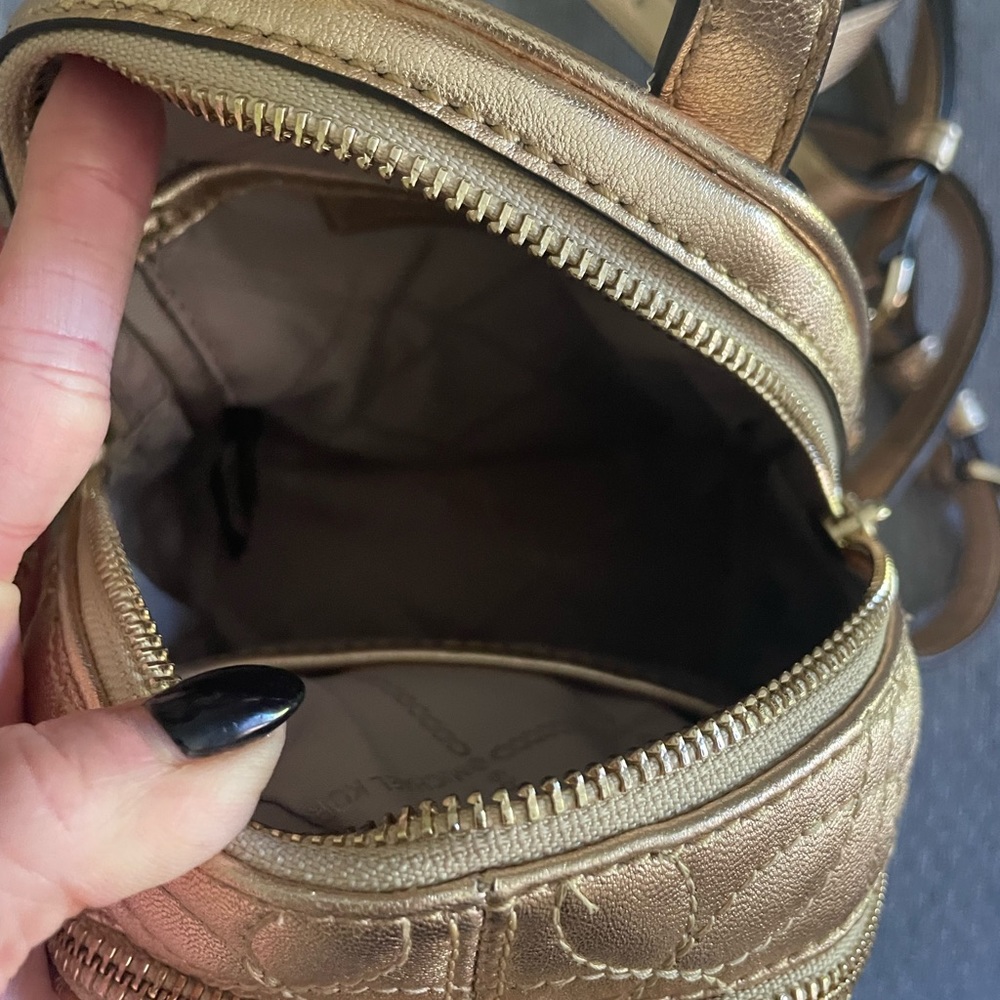 š¦ Rare š¦ Gold Michael Kors Rhea Backpack - Picture 6 of 6